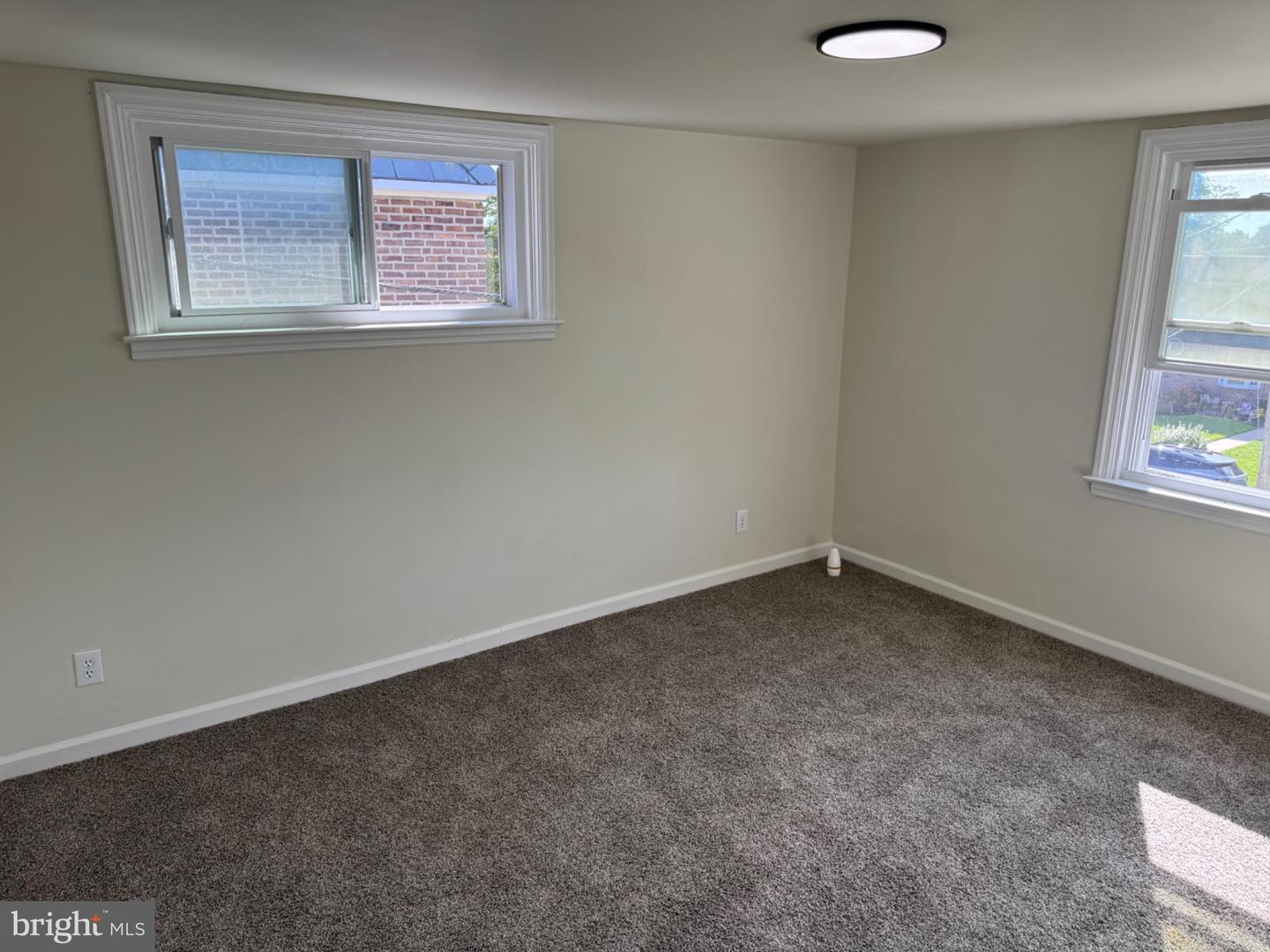 323 Spruce St Property Photo 13