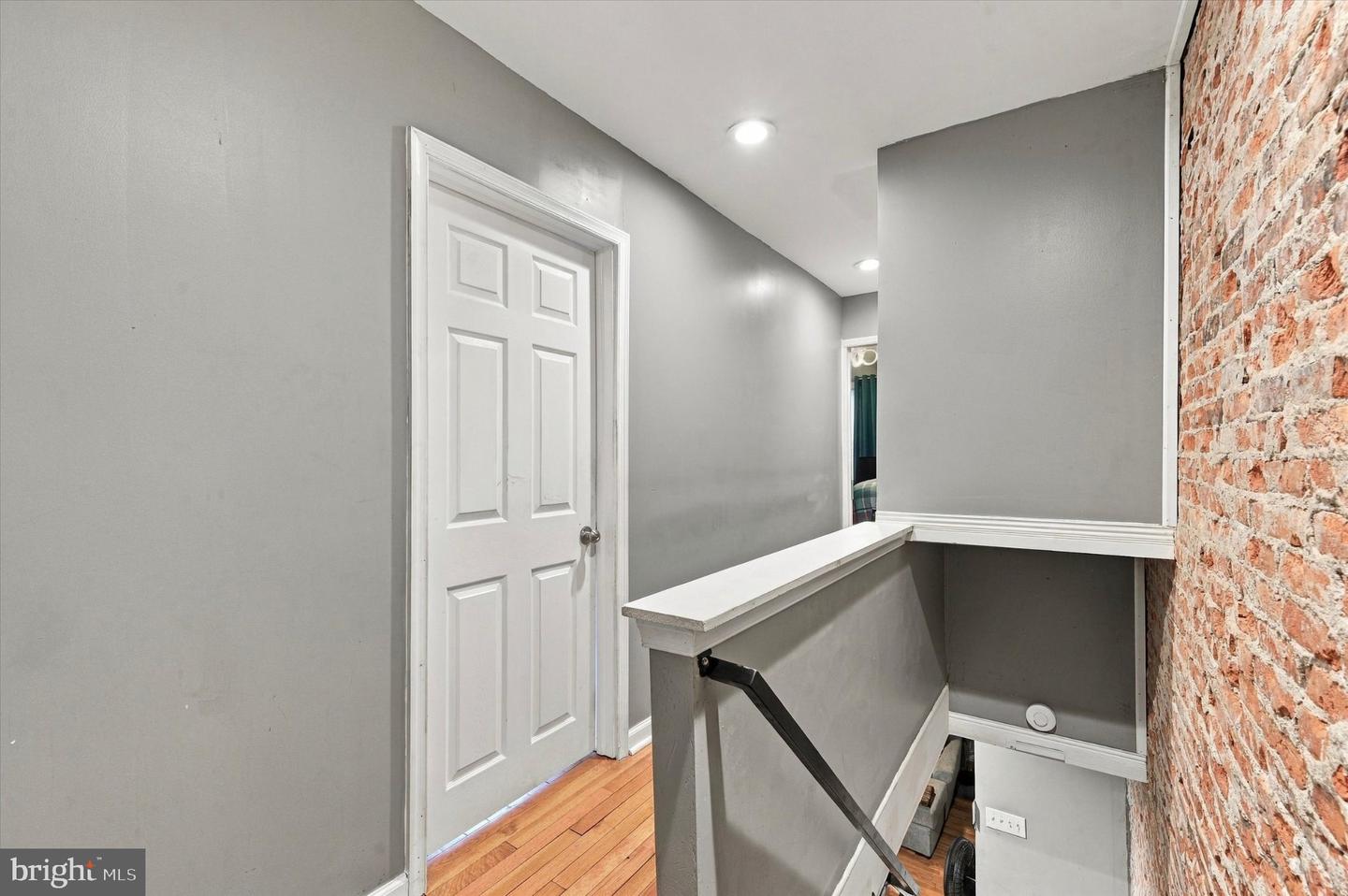 215 E 13th Property Photo 12