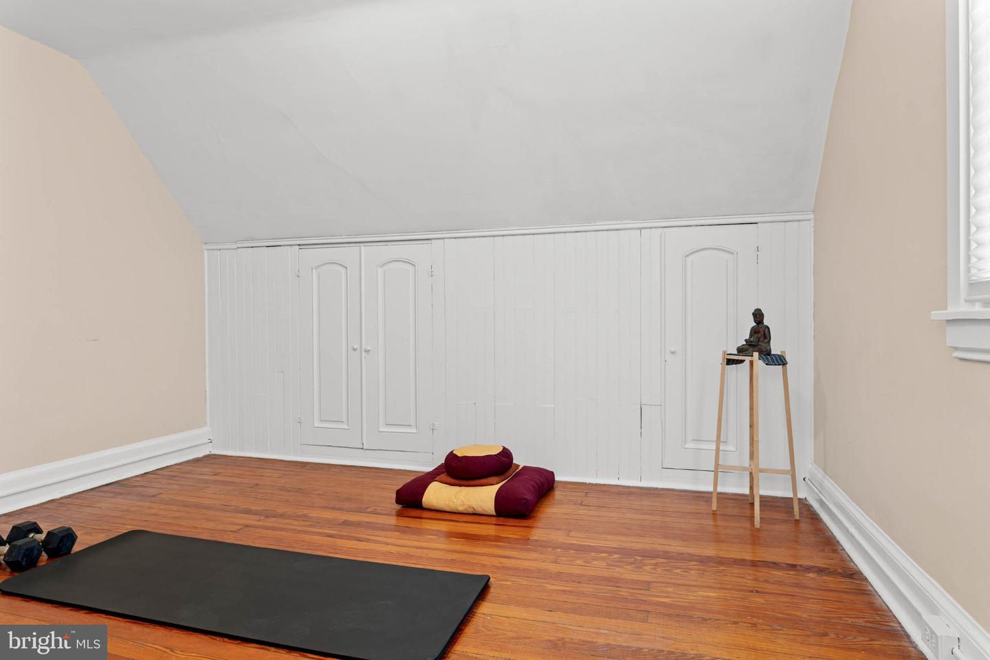 1106 County Line Rd Property Photo 36