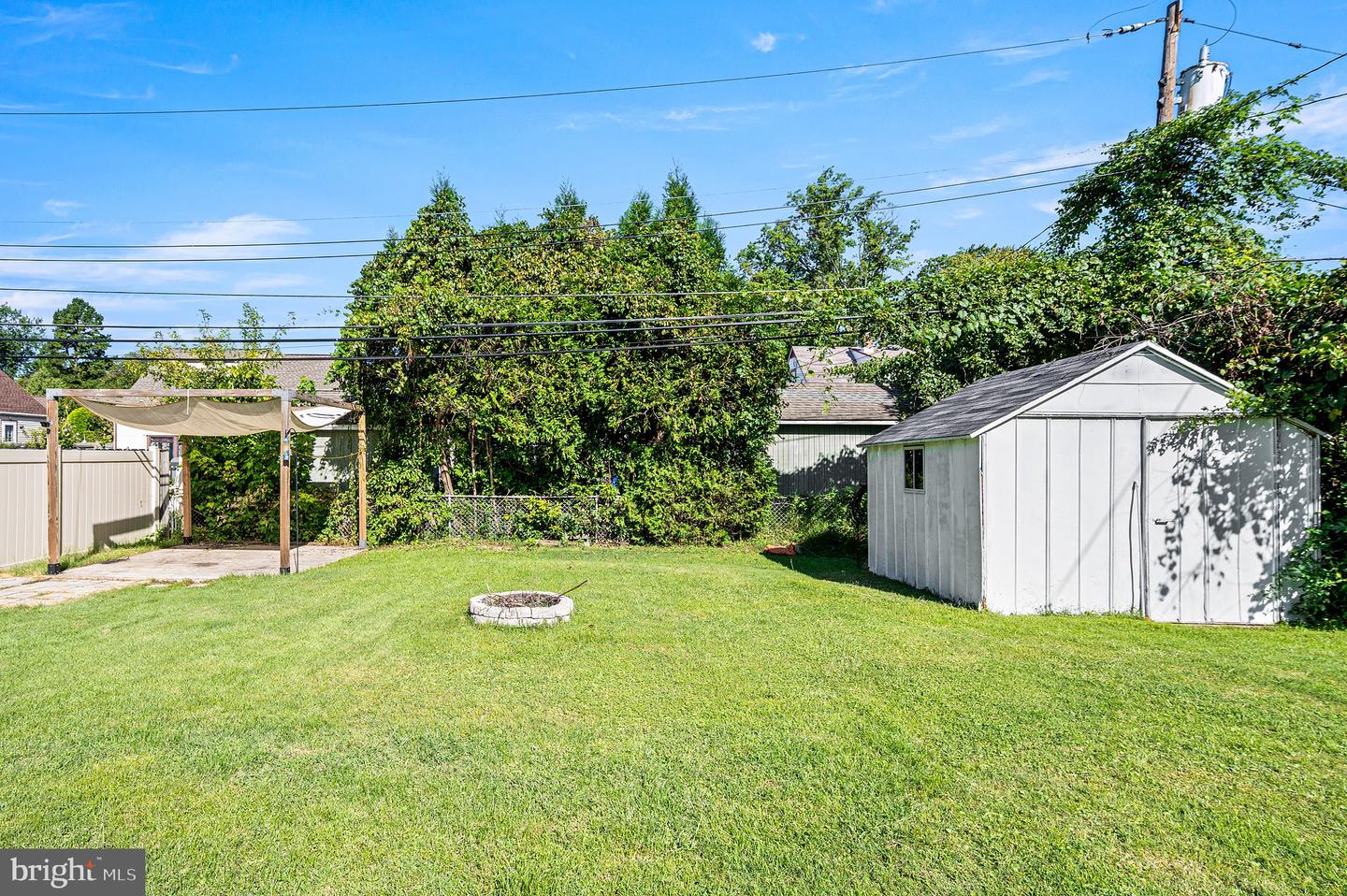 907 Brook Ave Property Photo 22