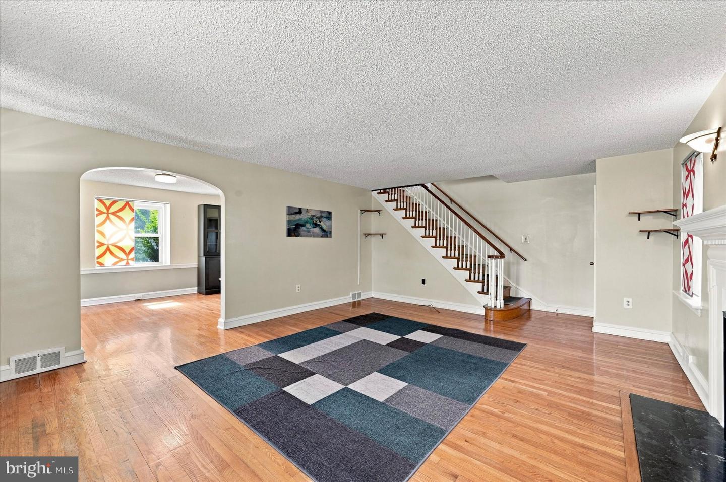 416 Broadview Rd Property Photo 6
