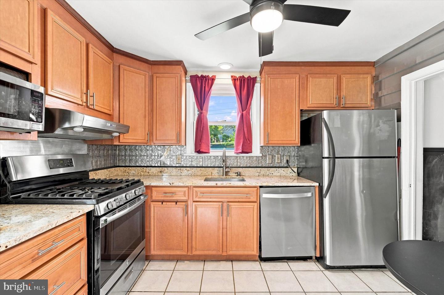 416 Broadview Rd Property Photo 13