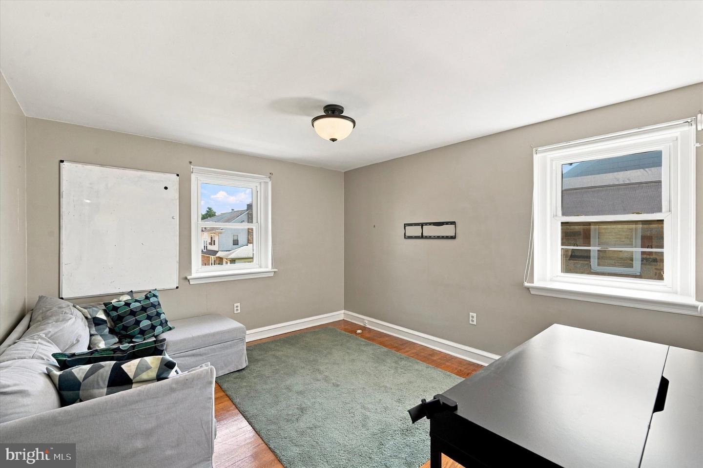 416 Broadview Rd Property Photo 23