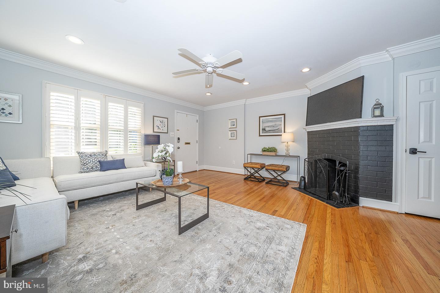 207 Bloomingdale Ave #8b Property Photo 6