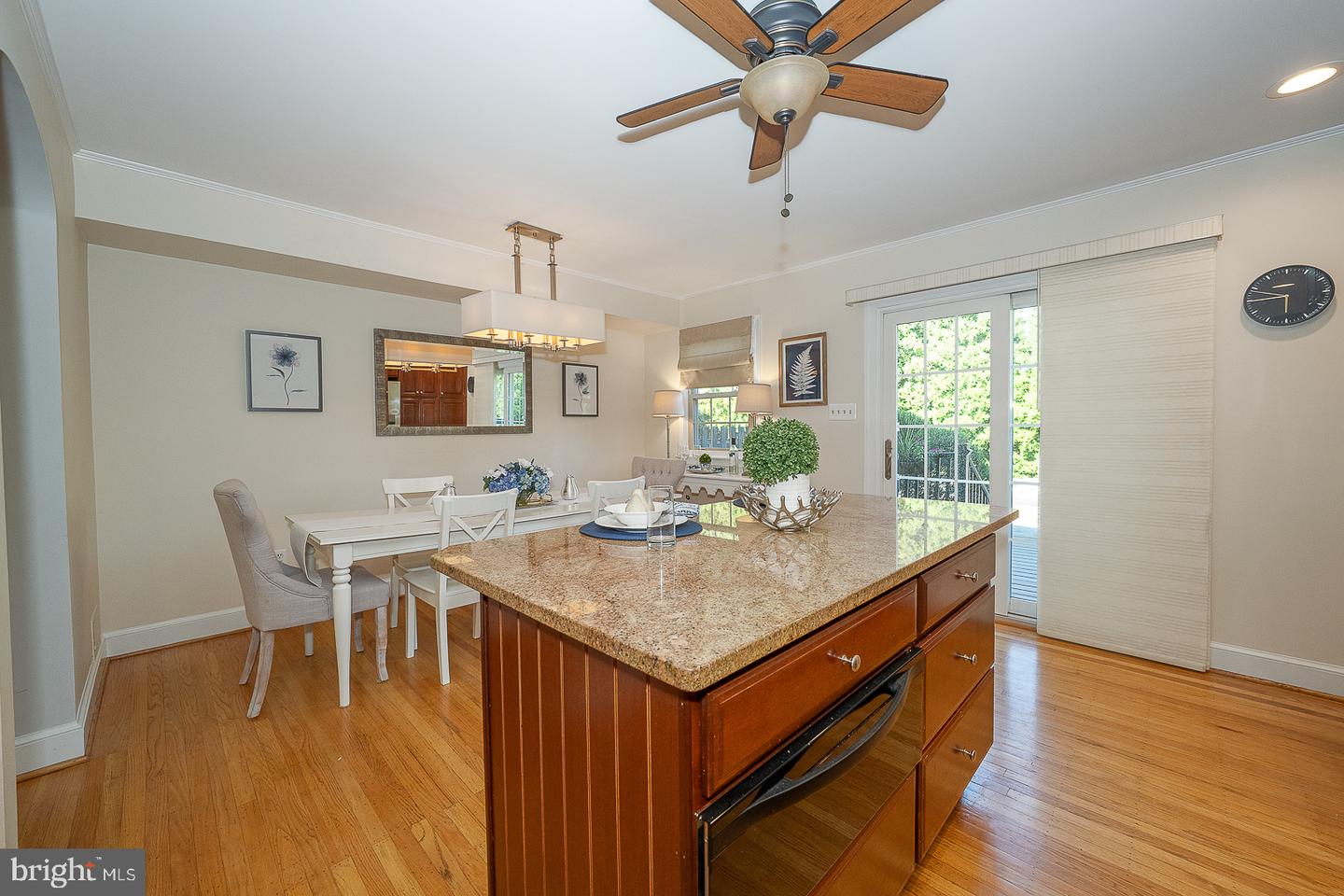207 Bloomingdale Ave #8b Property Photo 15