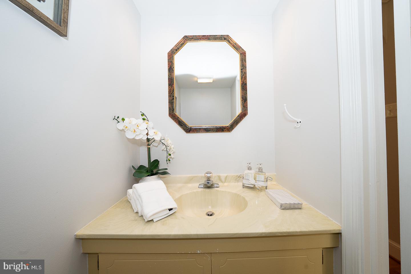 207 Bloomingdale Ave #8b Property Photo 18