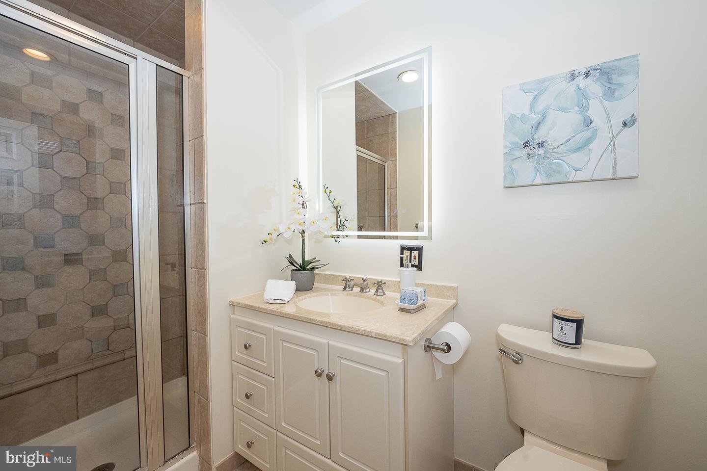 207 Bloomingdale Ave #8b Property Photo 26