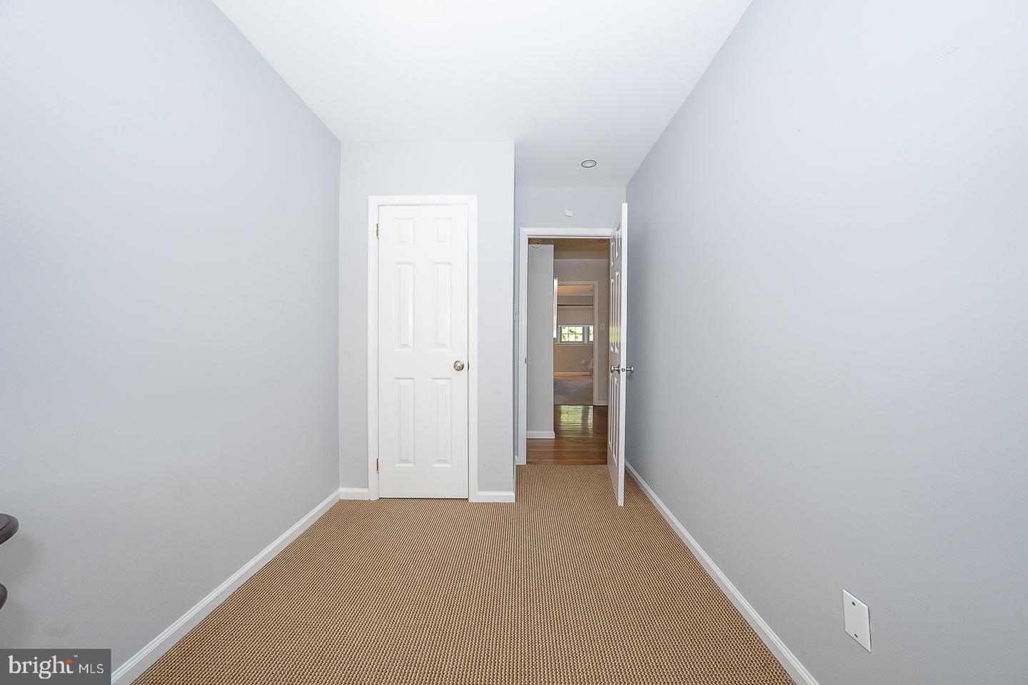 207 Bloomingdale Ave #8b Property Photo 30