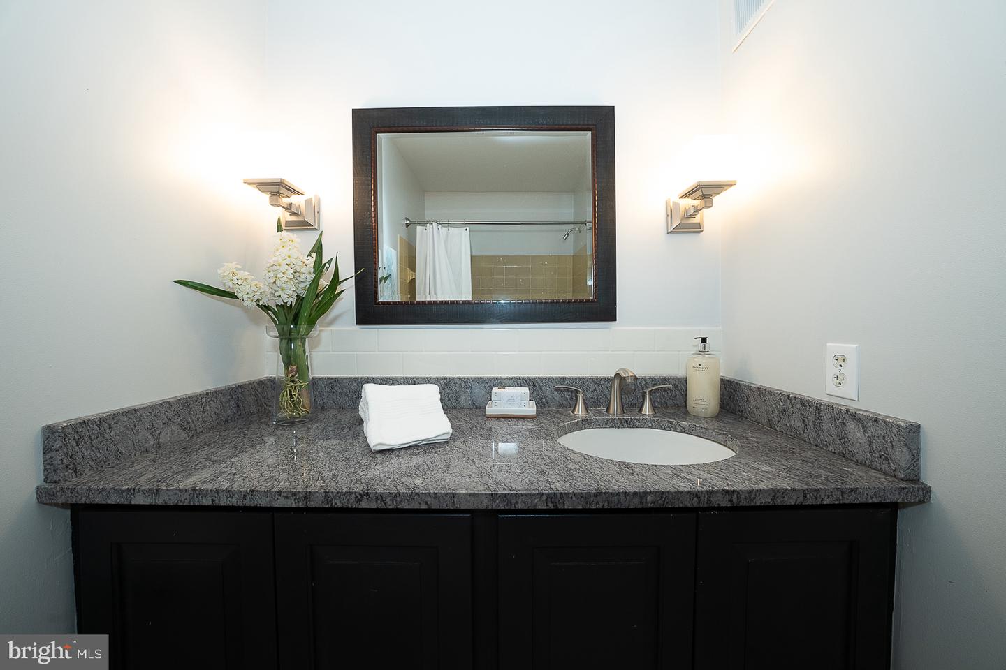 207 Bloomingdale Ave #8b Property Photo 32
