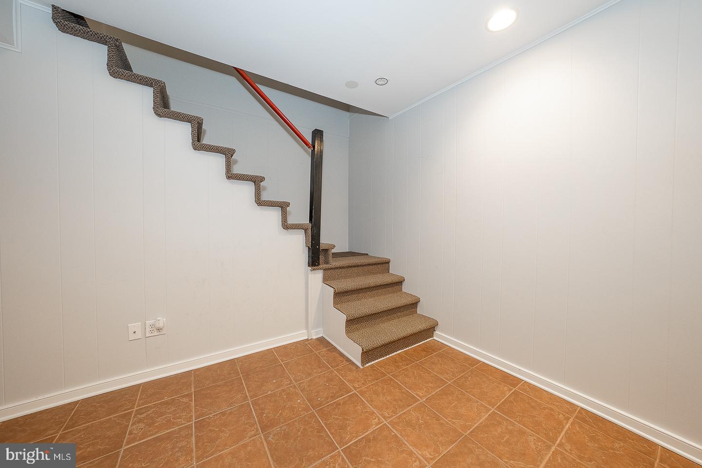 207 Bloomingdale Ave #8b Property Photo 34