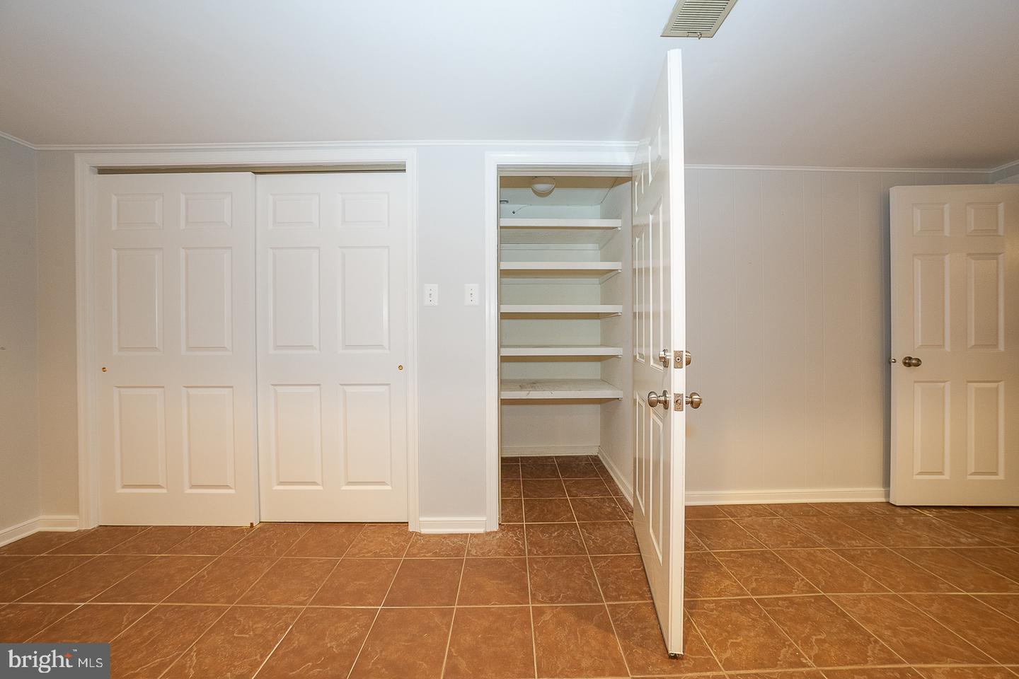 207 Bloomingdale Ave #8b Property Photo 35