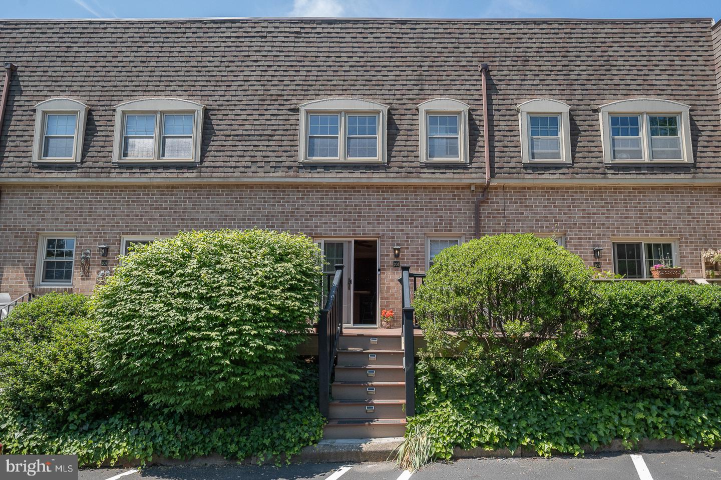 207 Bloomingdale Ave #8b Property Photo 43