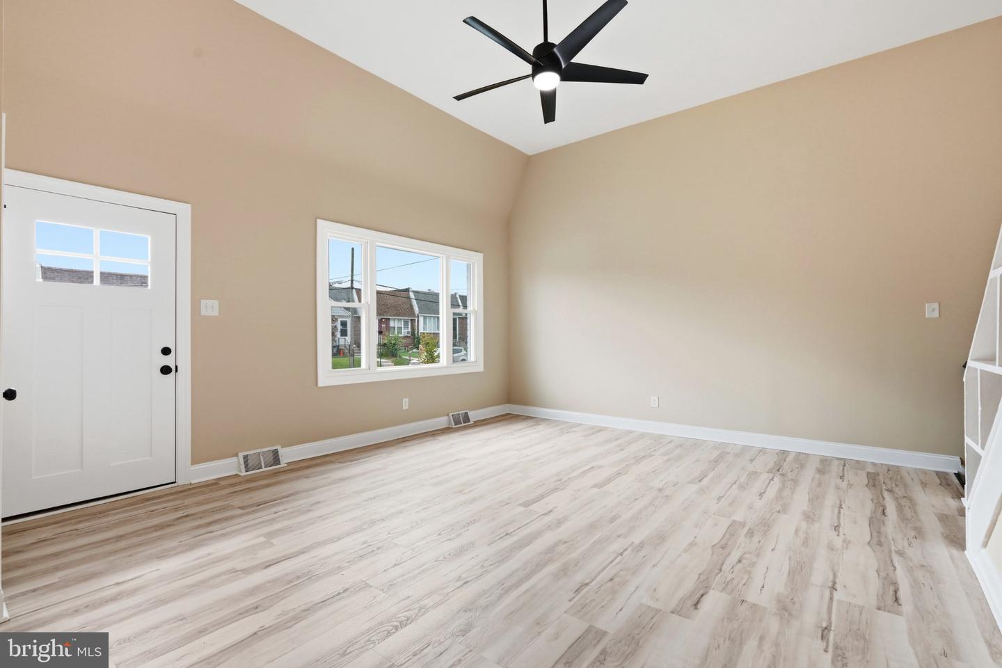 138 Fronefield Ave Property Photo 3