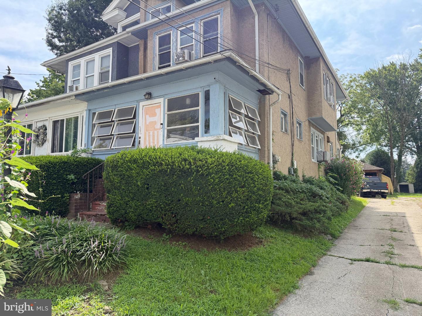710 Ash Ave Property Photo 1
