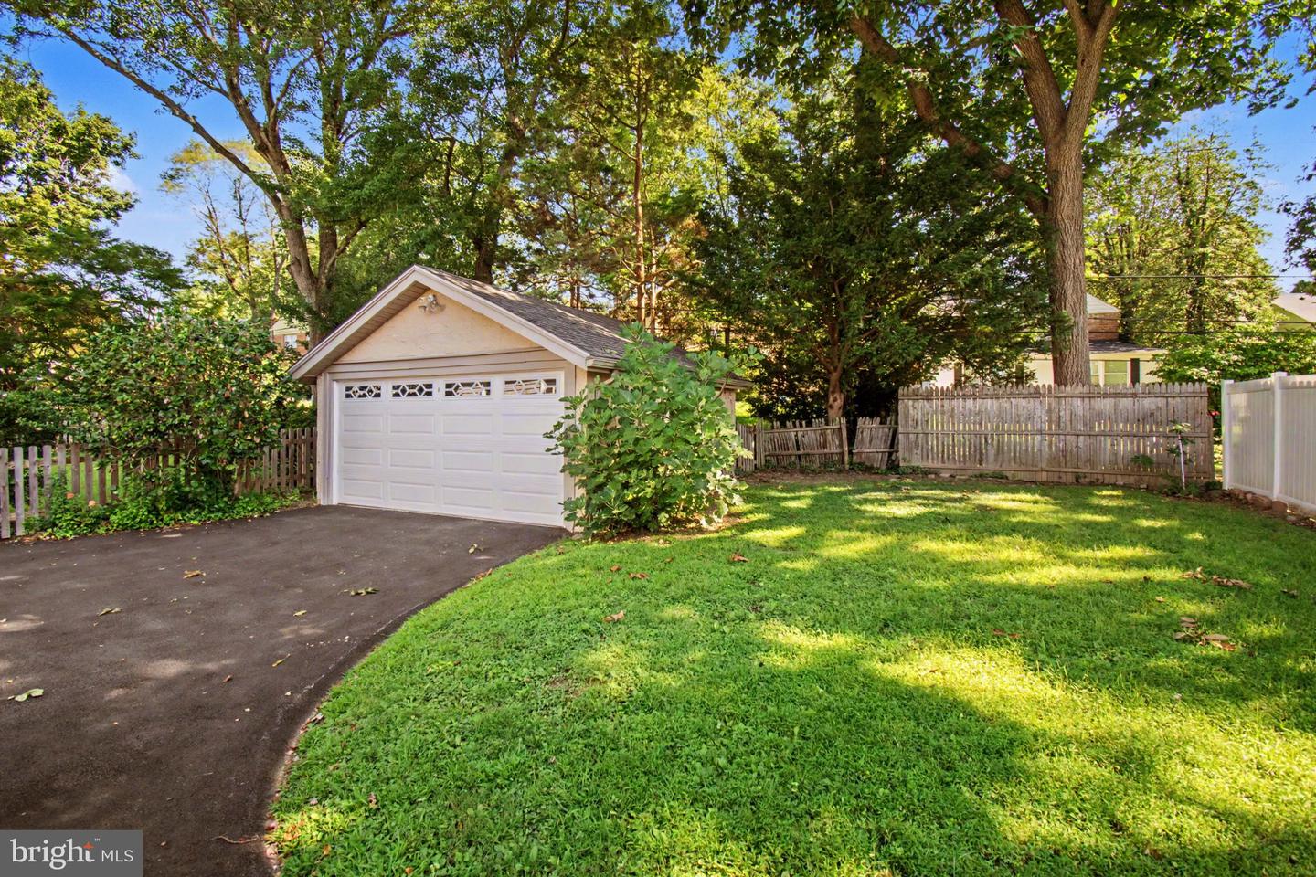 1435 Lawndale Rd Property Photo 26