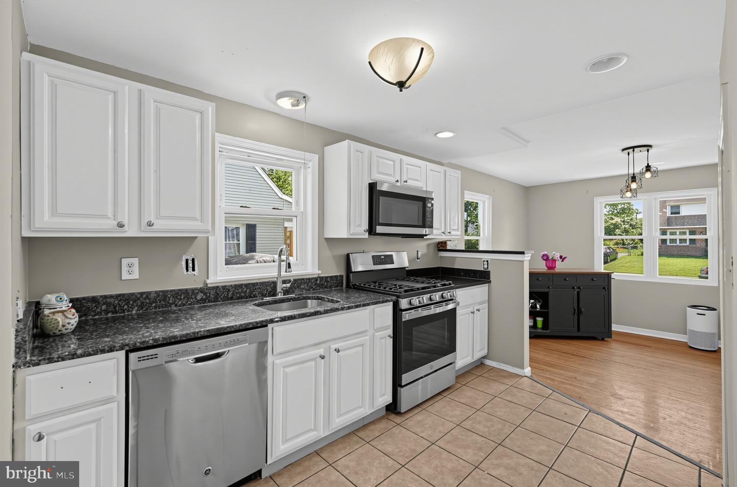 2739 Springhill Rd Property Photo 11