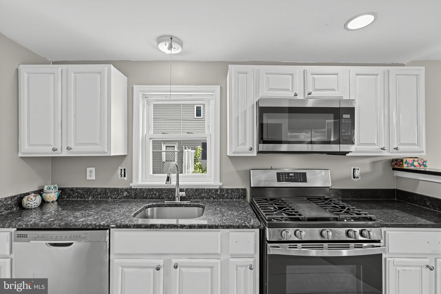 2739 Springhill Rd Property Photo 13