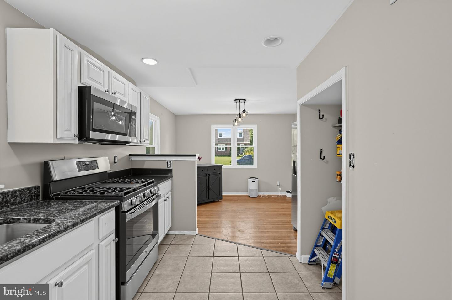 2739 Springhill Rd Property Photo 15
