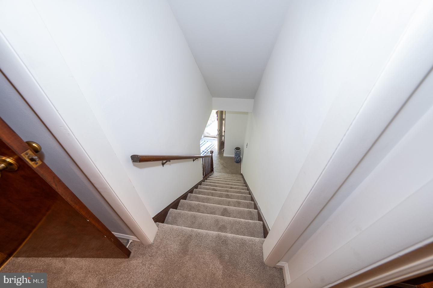 1907 Armstrong Ave Property Photo 23