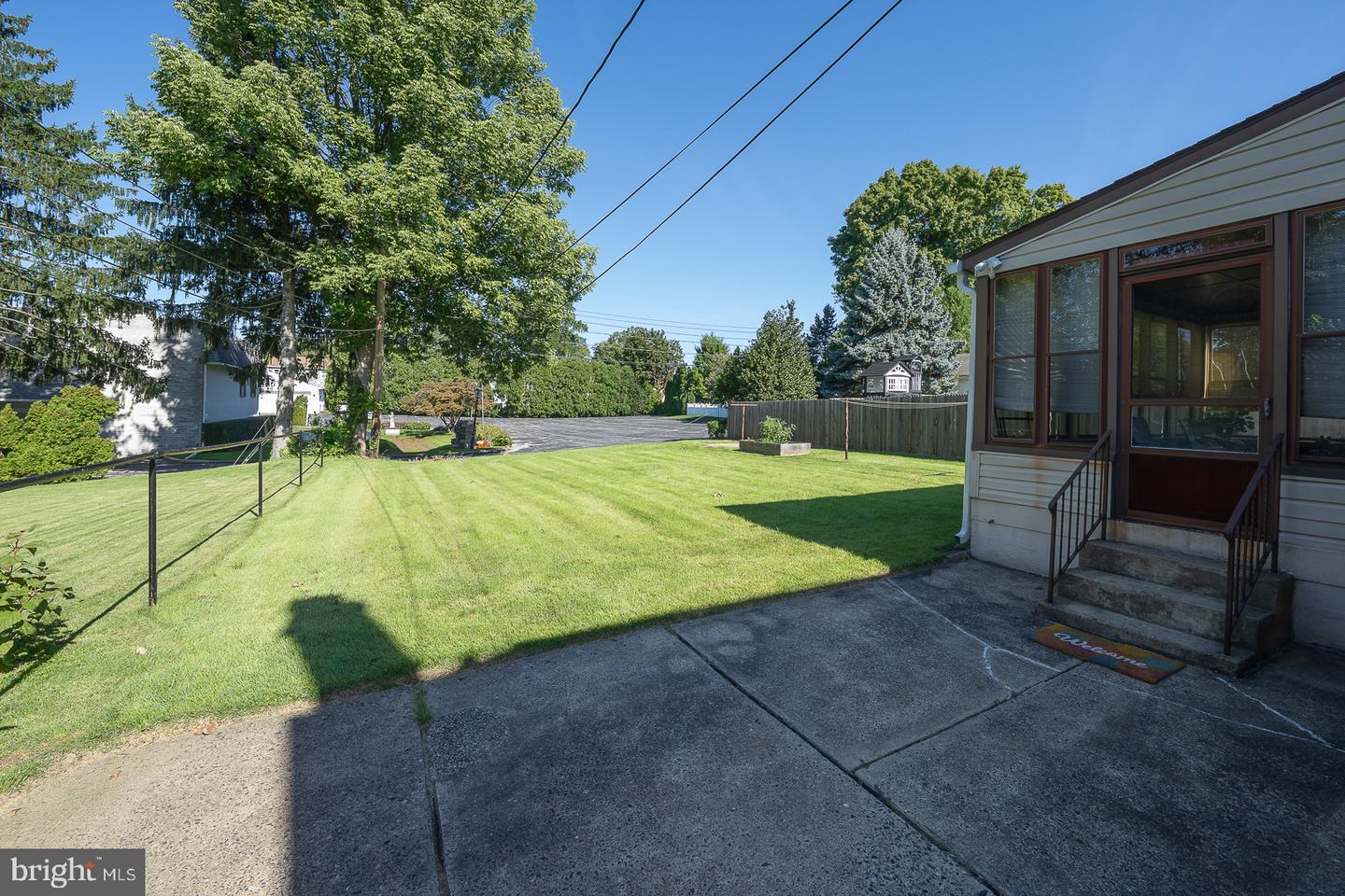 1907 Armstrong Ave Property Photo 34