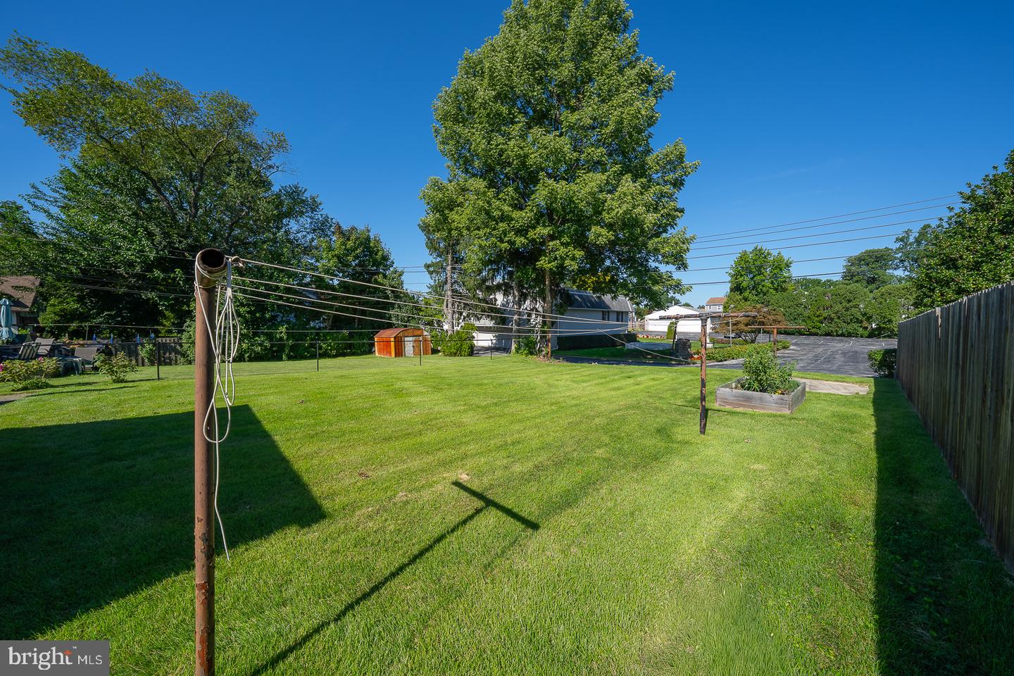 1907 Armstrong Ave Property Photo 38