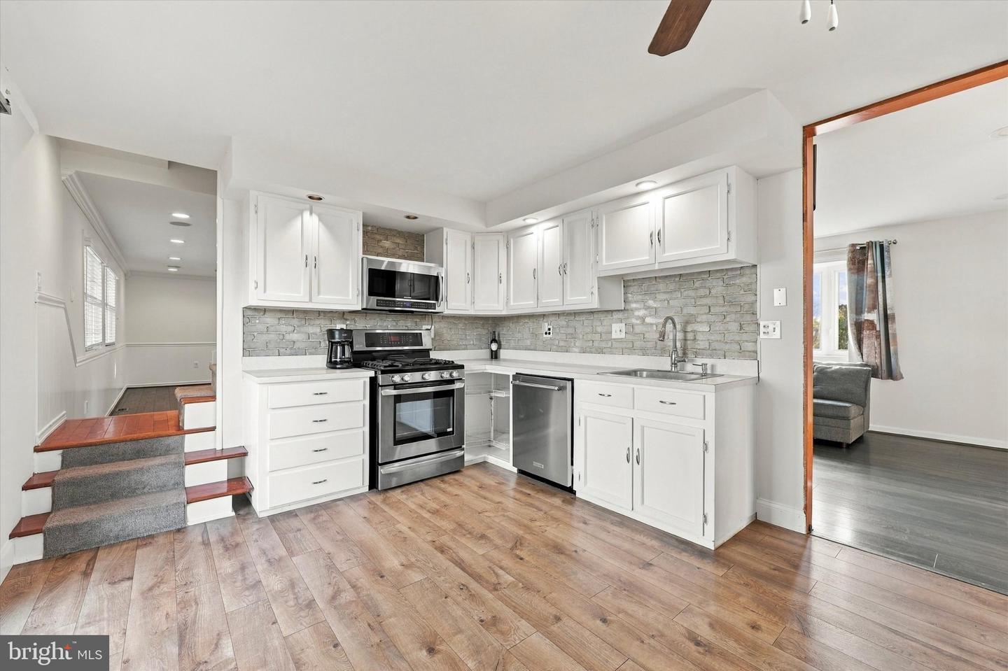 200 Price Ave Property Photo 4