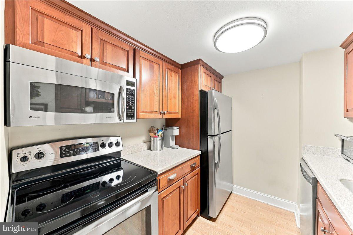 800 Avondale Rd #7a Property Photo 12