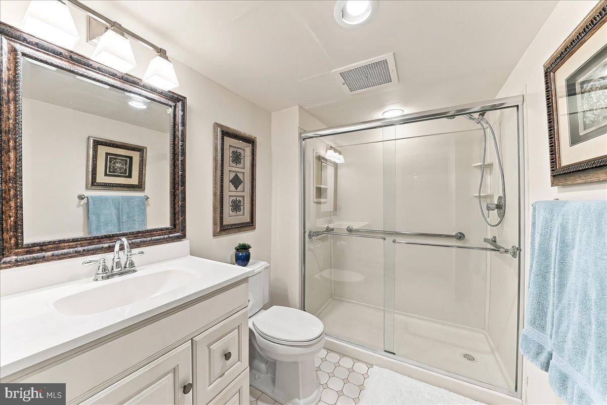 800 Avondale Rd #7a Property Photo 16