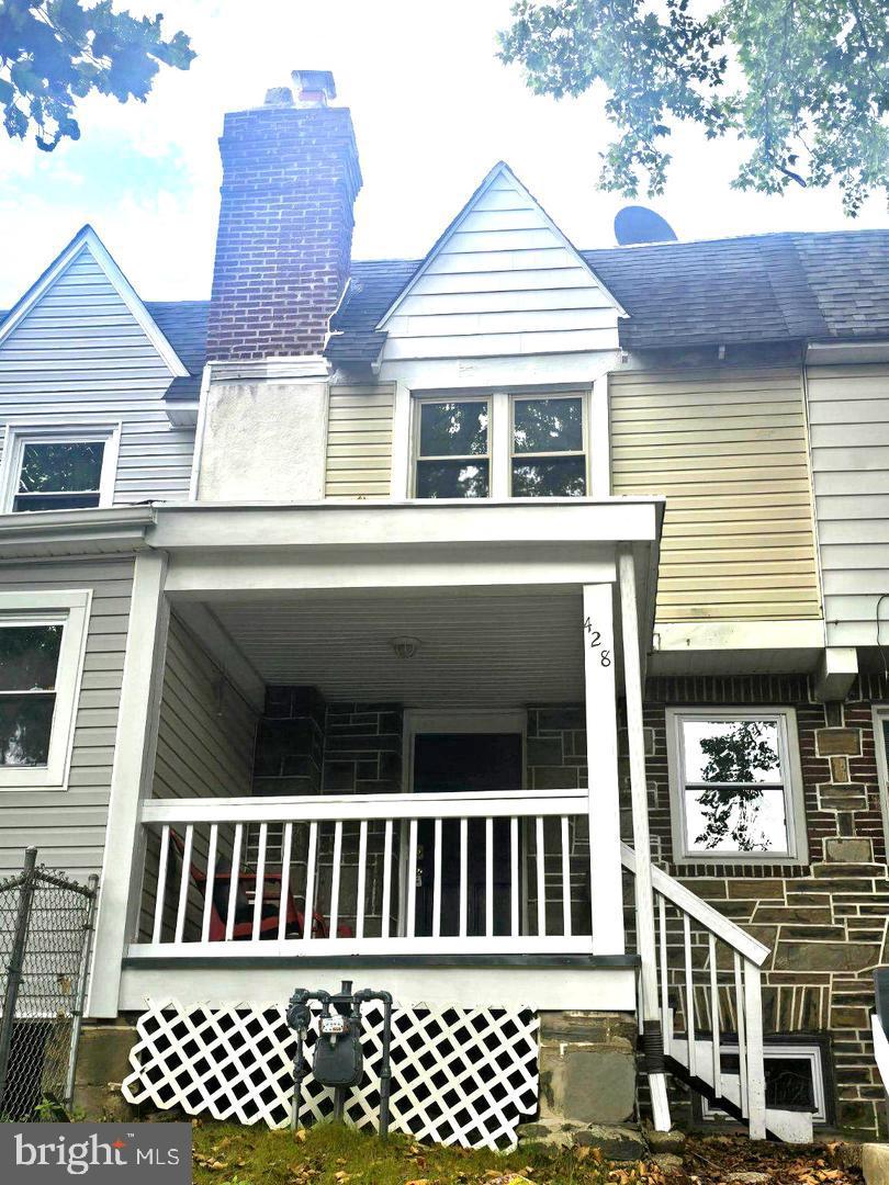 428 Croyden Rd Property Photo 2