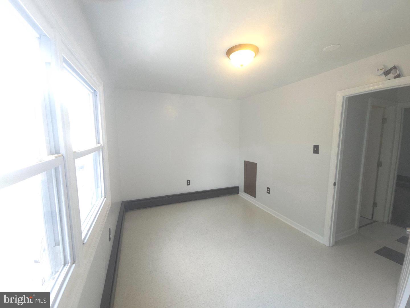 428 Croyden Rd Property Photo 13