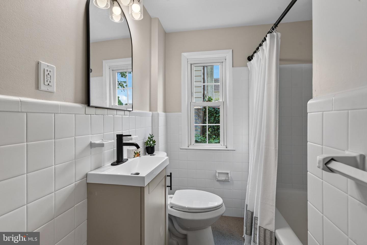 124 2nd Ave Property Photo 17