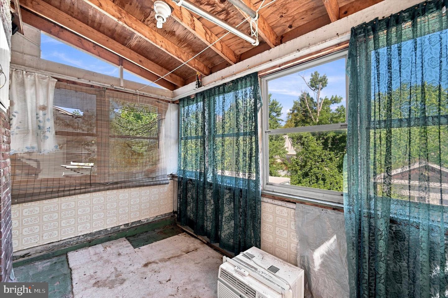 521 10th Property Photo 24