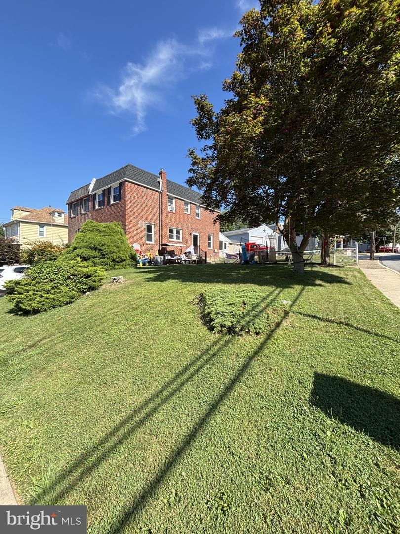 12 E Wyncliffe Ave Property Photo 1