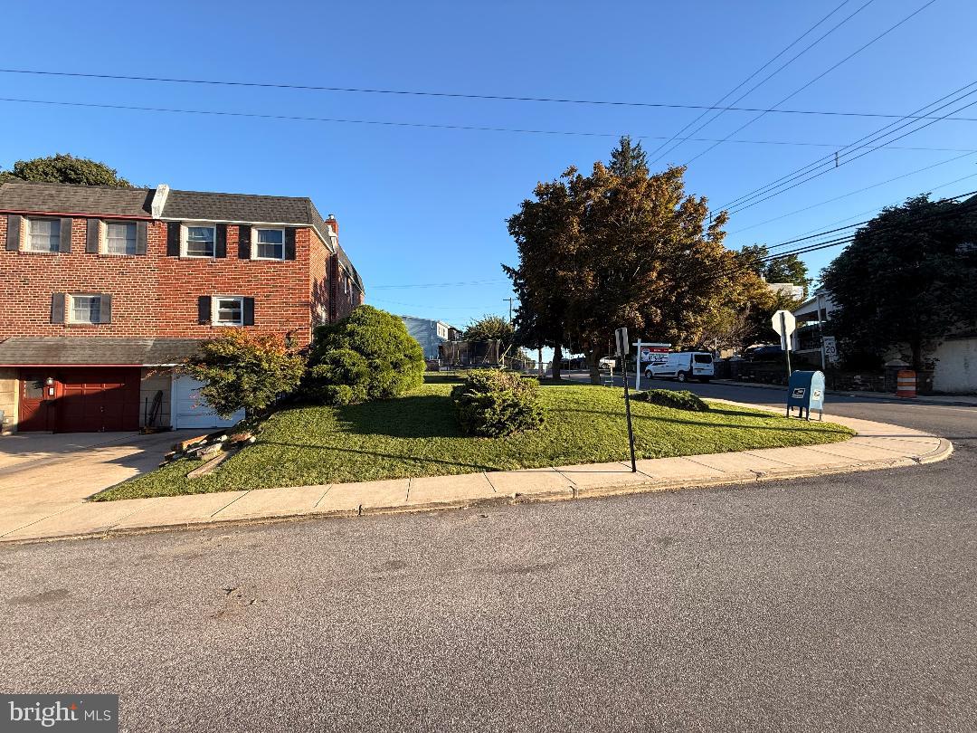 12 E Wyncliffe Ave Property Photo 2