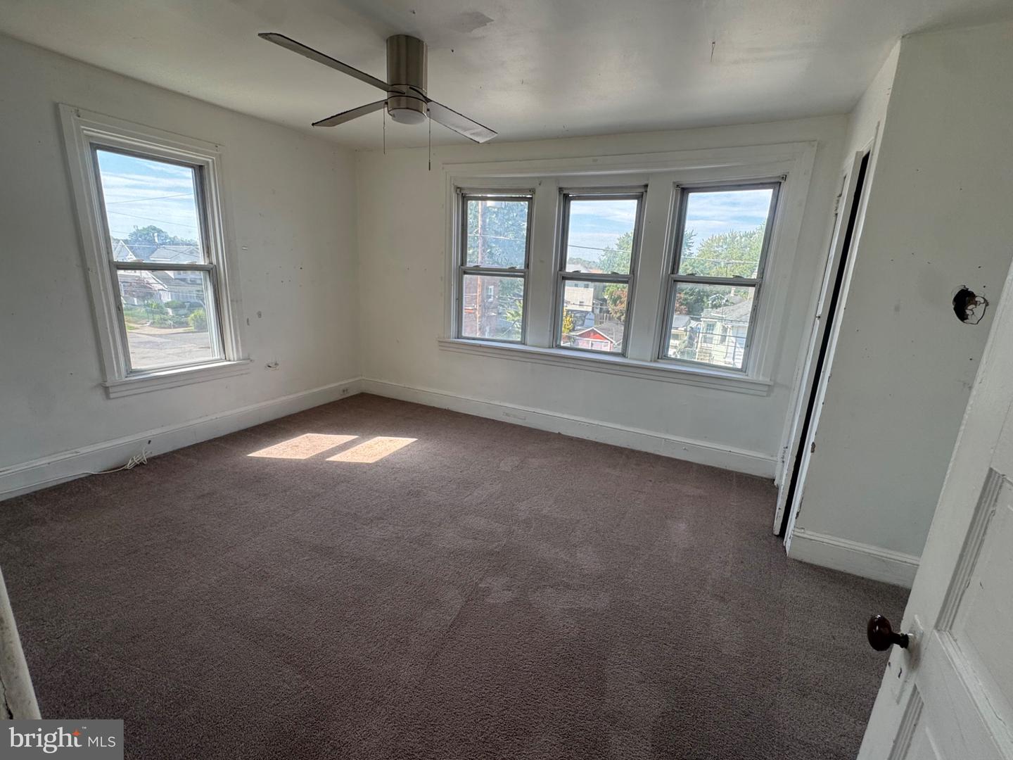 307 Taylor Ave Property Photo 8