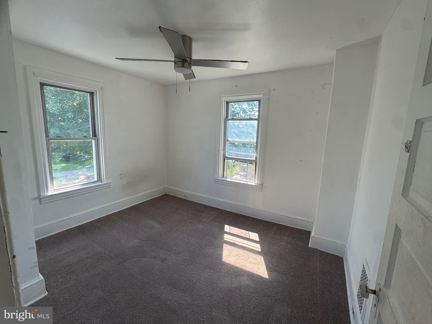 307 Taylor Ave Property Photo 10