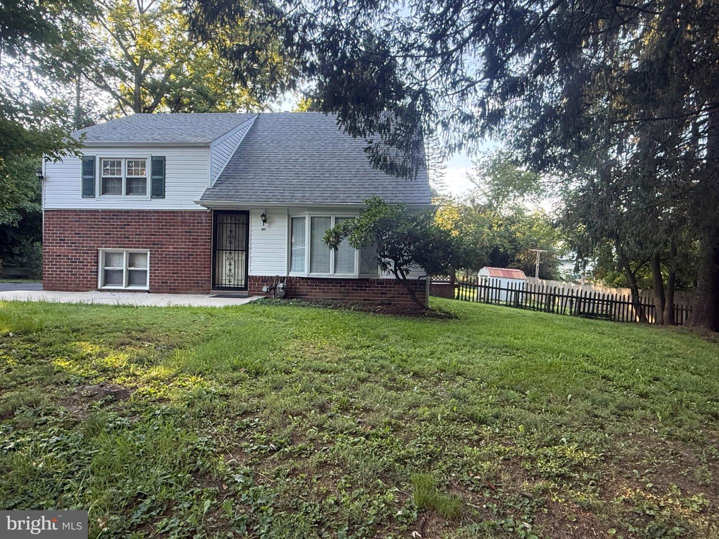 697 Old Marple Rd Property Photo 4