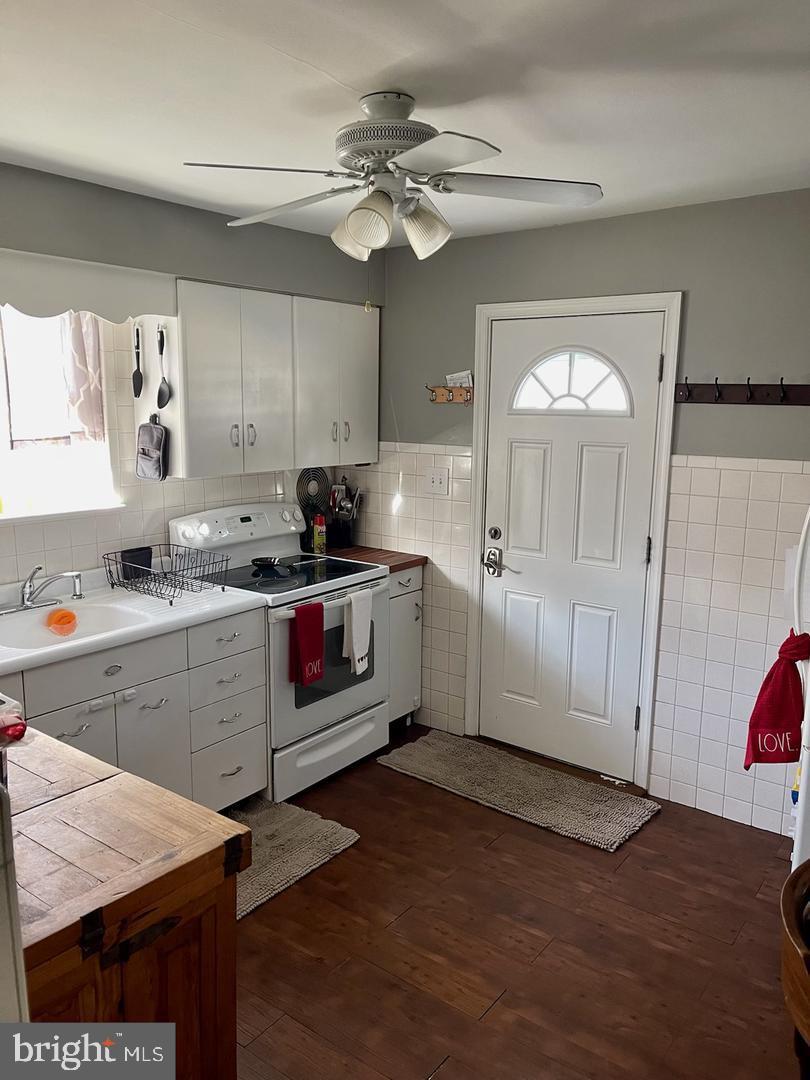 1357 Valley Rd Property Photo 4