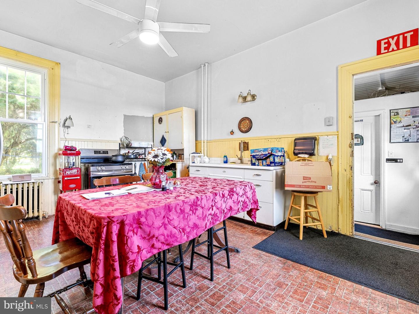 354 Valleybrook Rd Property Photo 10