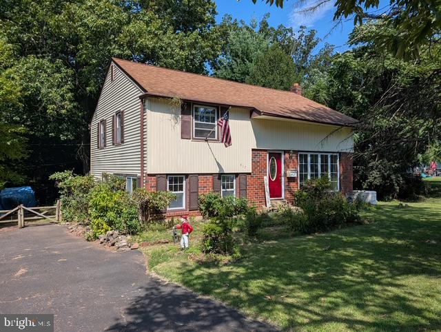 417 Virginia Ln Property Photo 1