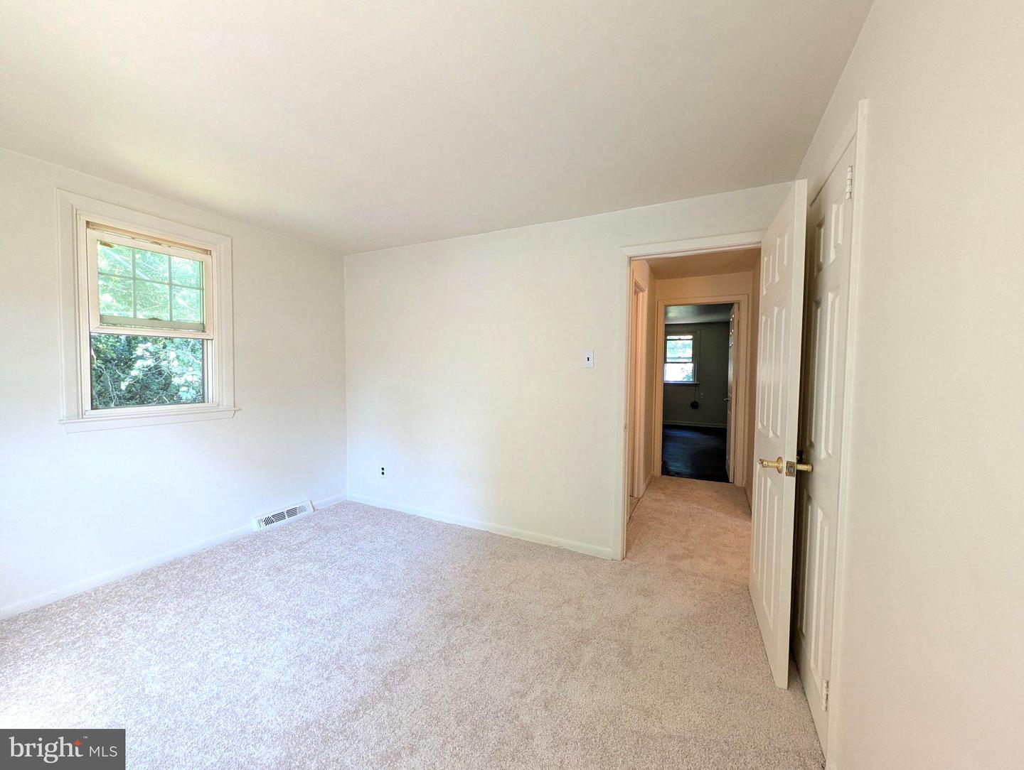 417 Virginia Ln Property Photo 7