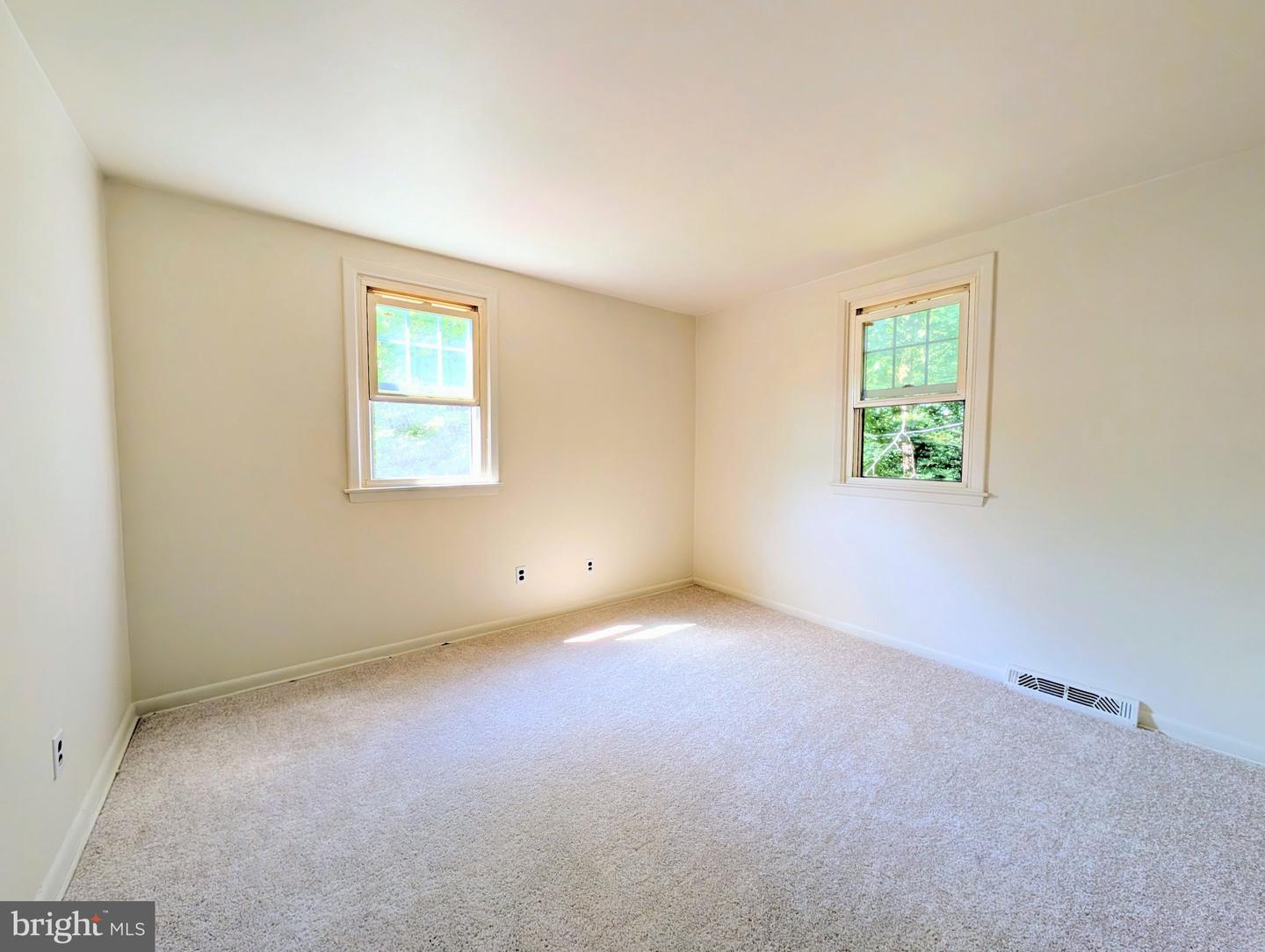 417 Virginia Ln Property Photo 10