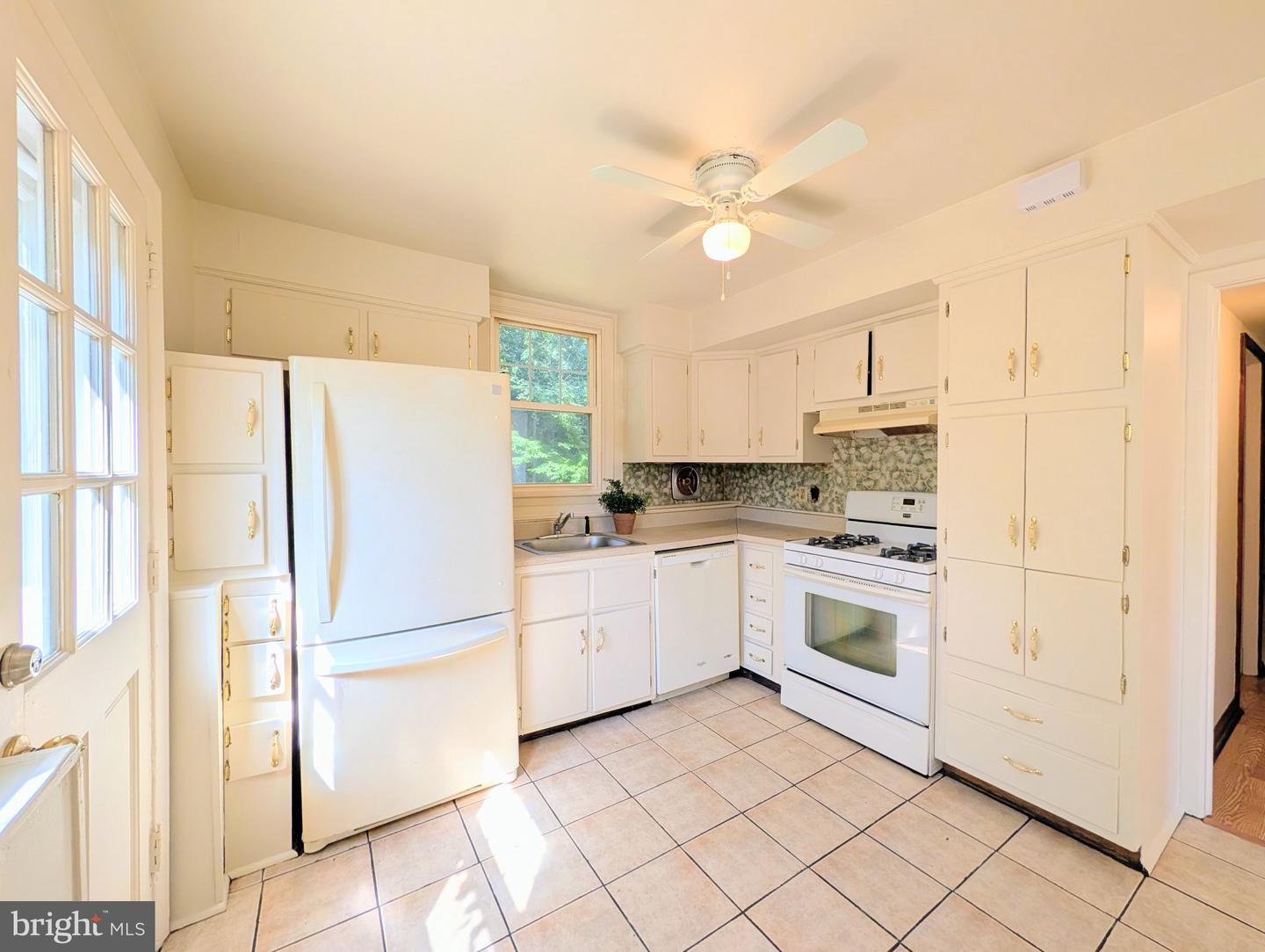 417 Virginia Ln Property Photo 20