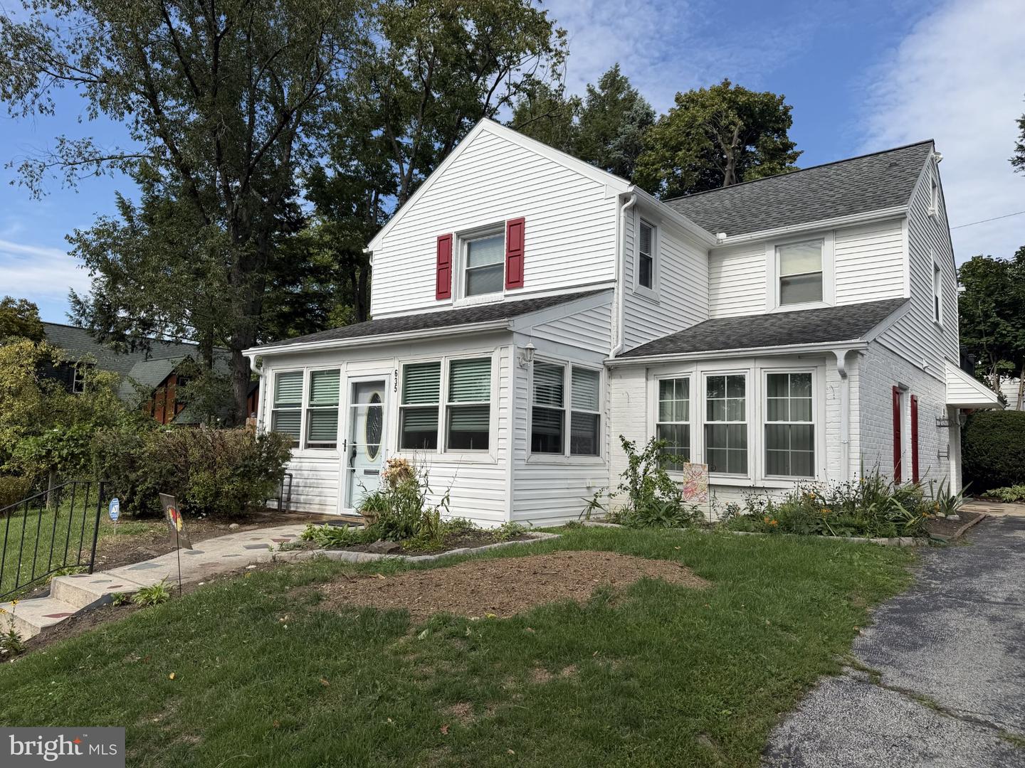 635 LUKENS AVE Property Photo 1