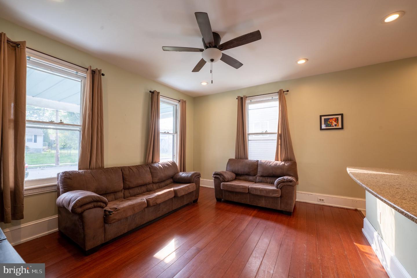 12 Linden Ave Property Photo 8