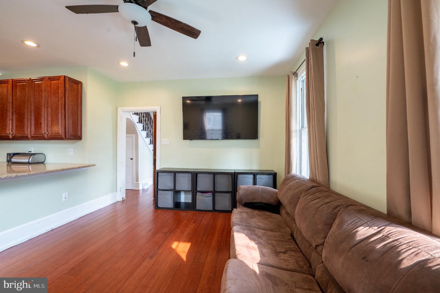 12 Linden Ave Property Photo 9
