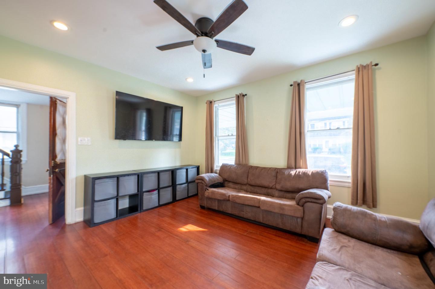 12 Linden Ave Property Photo 10