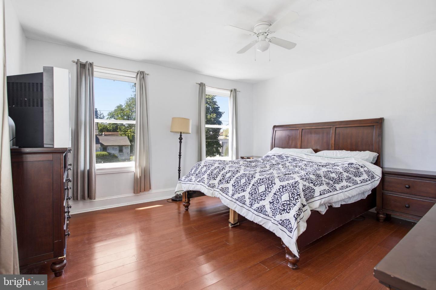 12 Linden Ave Property Photo 19