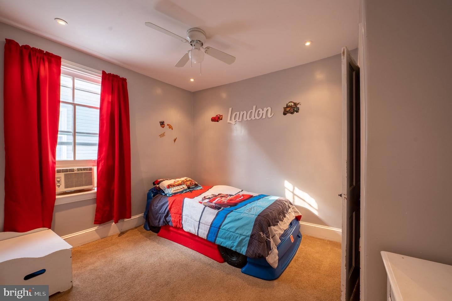 12 Linden Ave Property Photo 23
