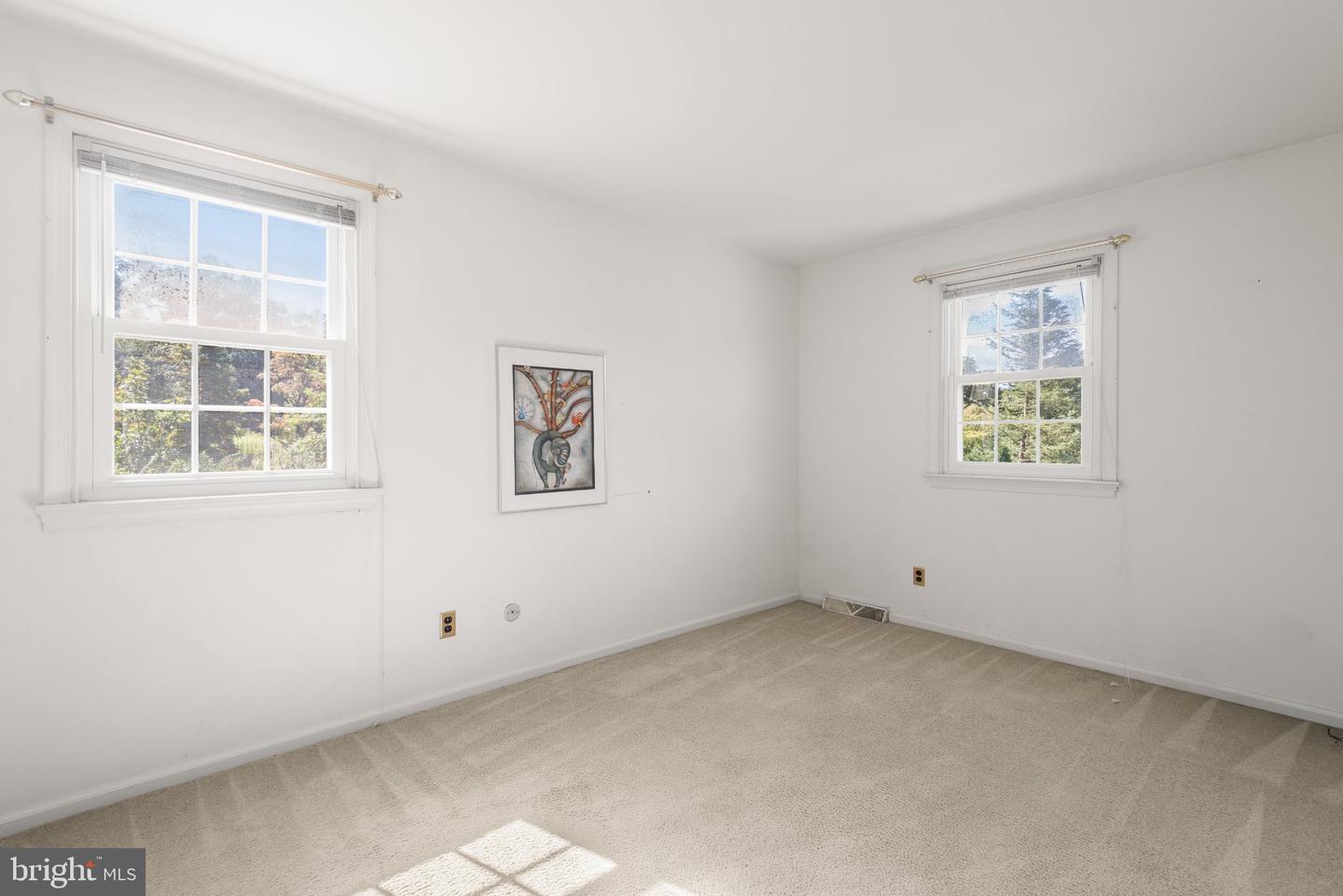 5 Grant Ln Property Photo 27